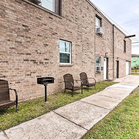Cozy Galveston Apartment - Walk To Beach And Dining Buitenkant foto
