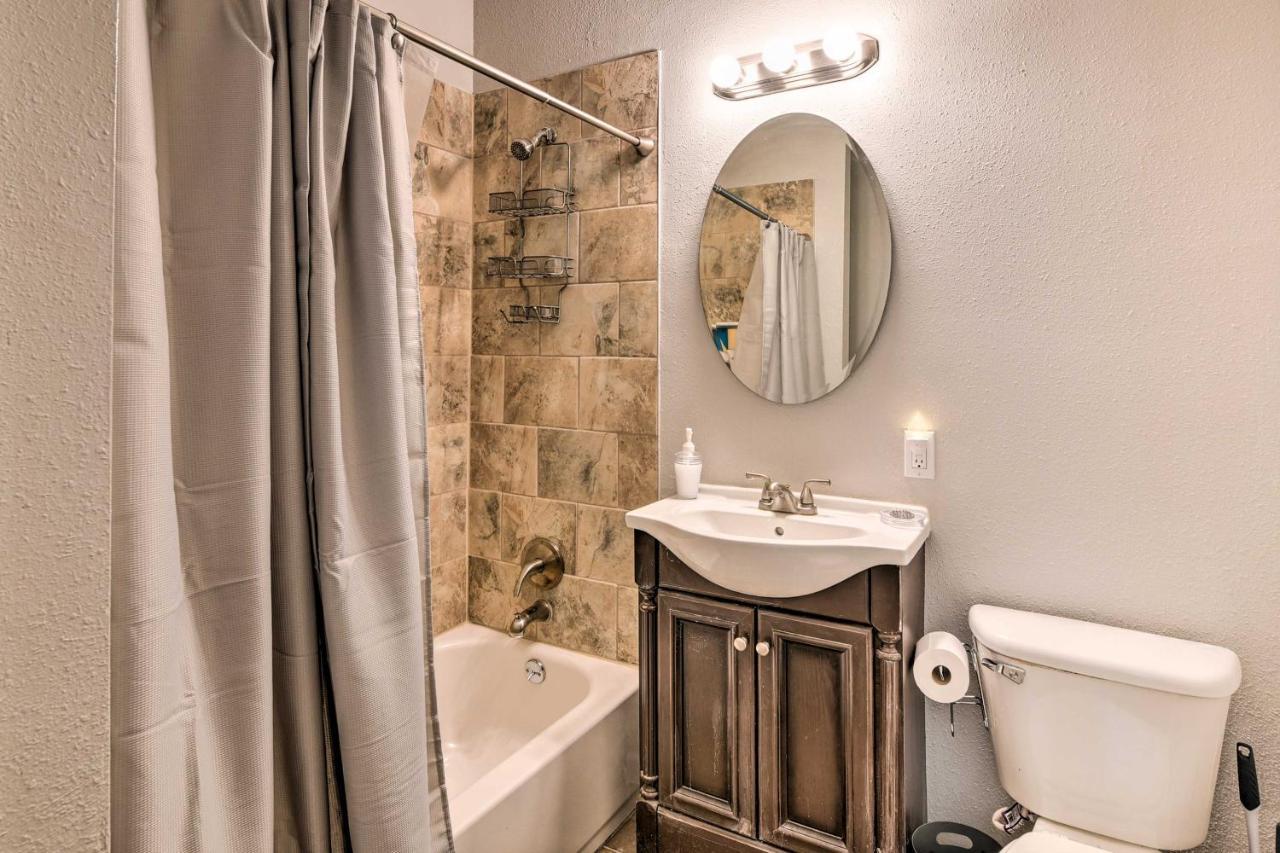 Cozy Galveston Apartment - Walk To Beach And Dining Buitenkant foto