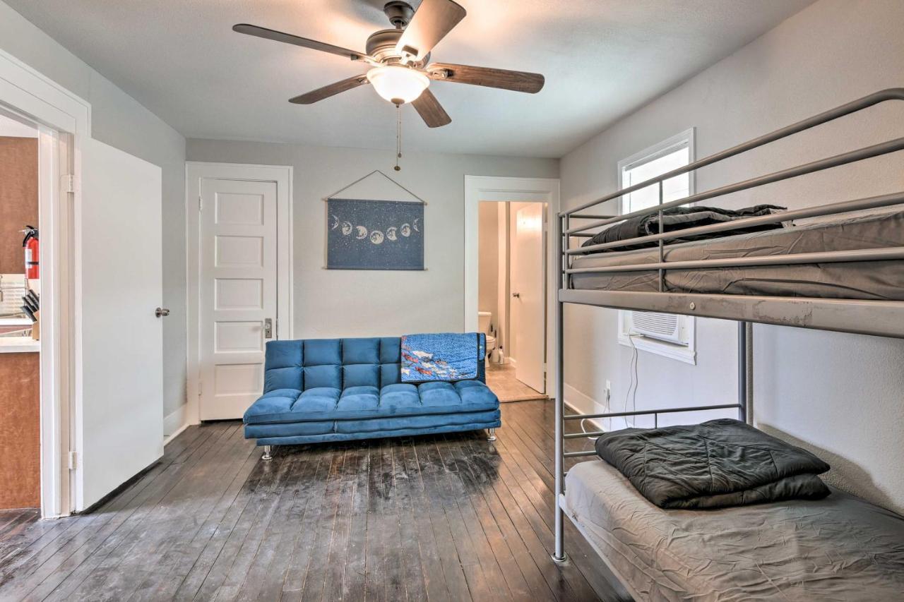 Cozy Galveston Apartment - Walk To Beach And Dining Buitenkant foto