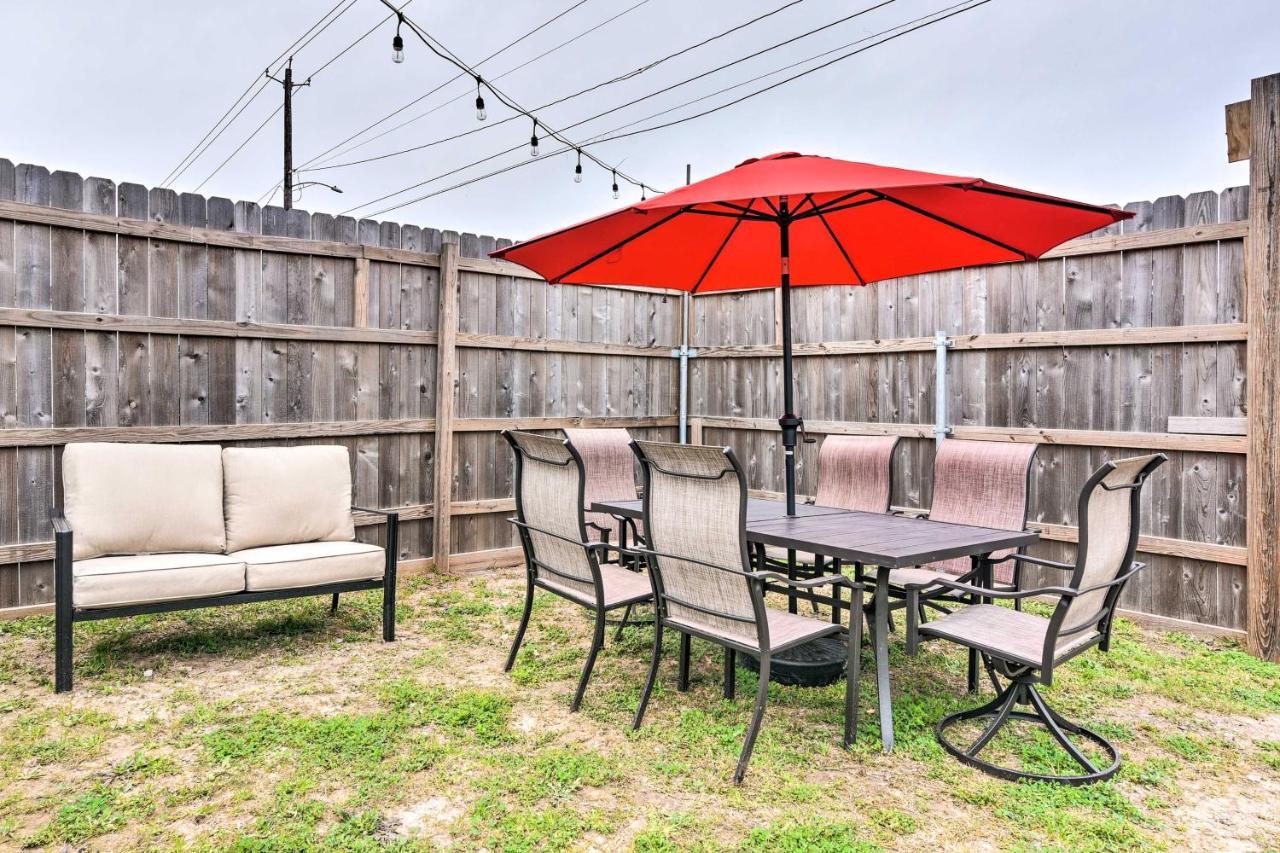Cozy Galveston Apartment - Walk To Beach And Dining Buitenkant foto